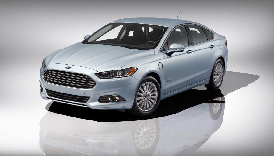  Ford Fusion Energi 2012 года  (фото 8 из 11)